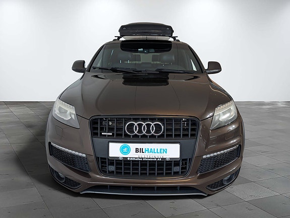 Audi Q7 2 of 30