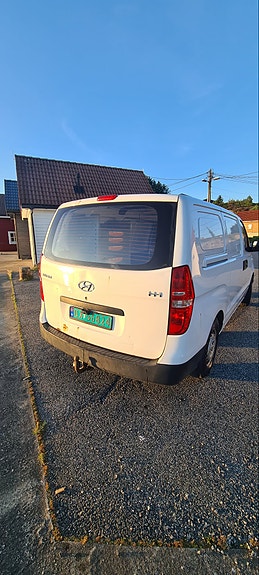 Hyundai H-1 7 of 24