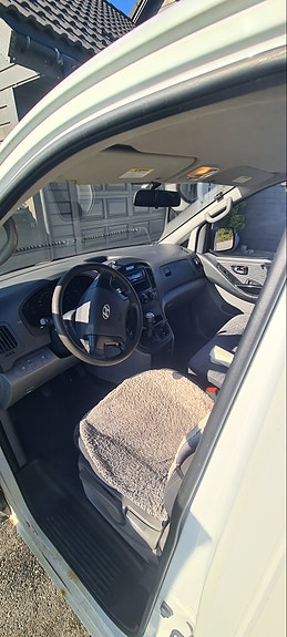 Hyundai H-1 14 of 24