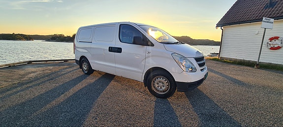 Hyundai H-1 5 of 24