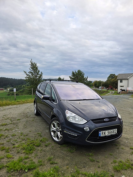 Ford S-MAX 2 of 20