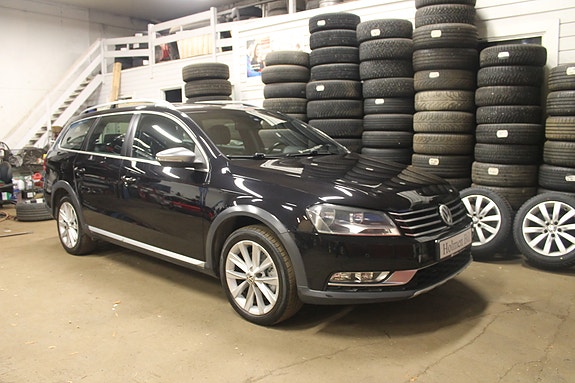 Volkswagen Passat Alltrack 12 of 19