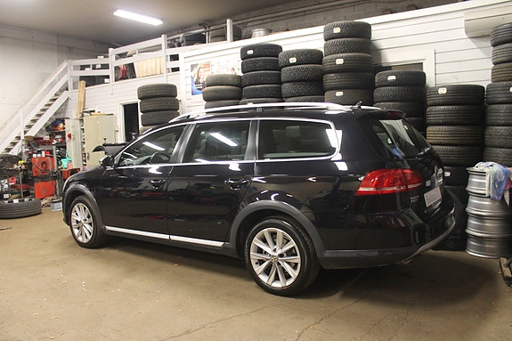 Volkswagen Passat Alltrack 5 of 19