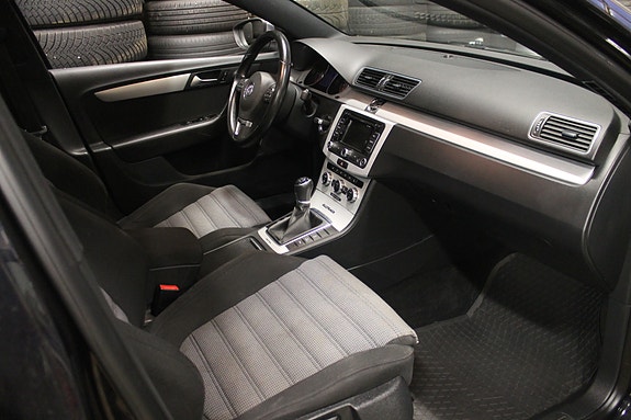 Volkswagen Passat Alltrack 18 of 19