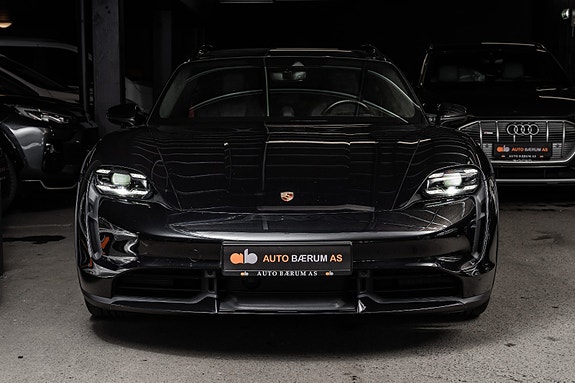 Porsche Taycan Cross Turismo 3 of 30
