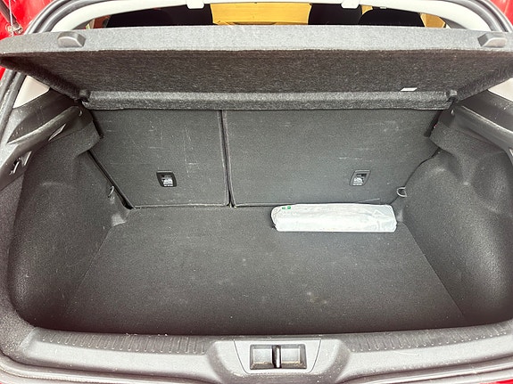Renault Megane 29 of 30