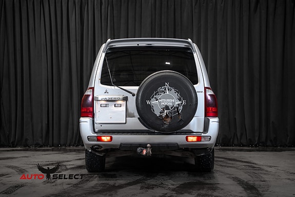 Mitsubishi Pajero 9 of 30