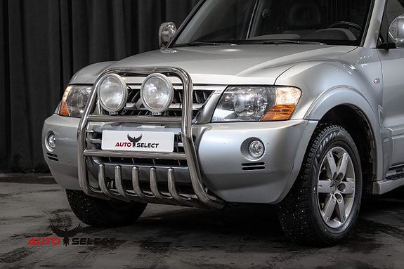 Mitsubishi Pajero 7 of 30