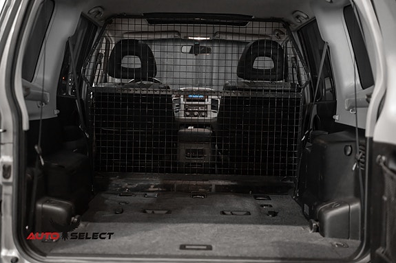 Mitsubishi Pajero 10 of 30