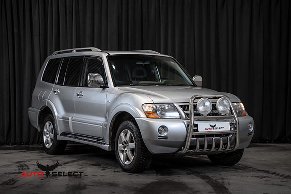 Mitsubishi Pajero 4 of 30