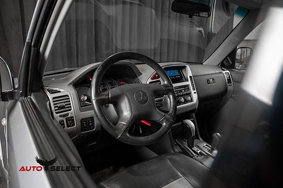 Mitsubishi Pajero 27 of 30