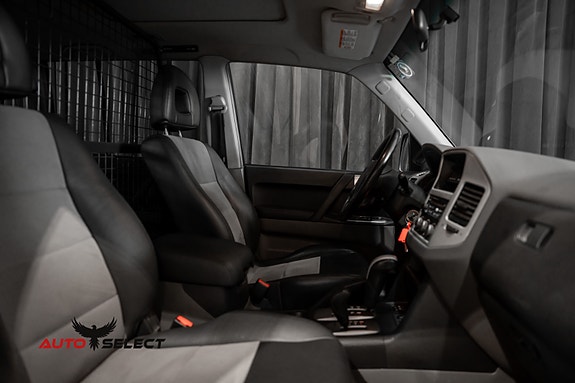 Mitsubishi Pajero 20 of 30