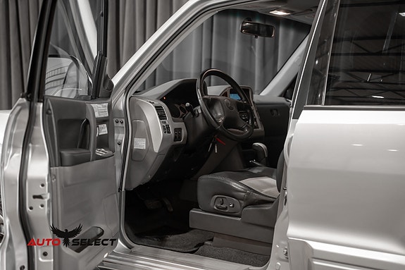 Mitsubishi Pajero 22 of 30