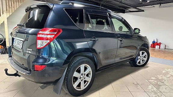 Toyota RAV4 5 of 29