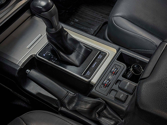Toyota Land Cruiser 19 of 27