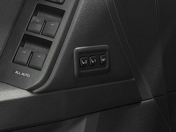 Toyota Land Cruiser 26 of 27