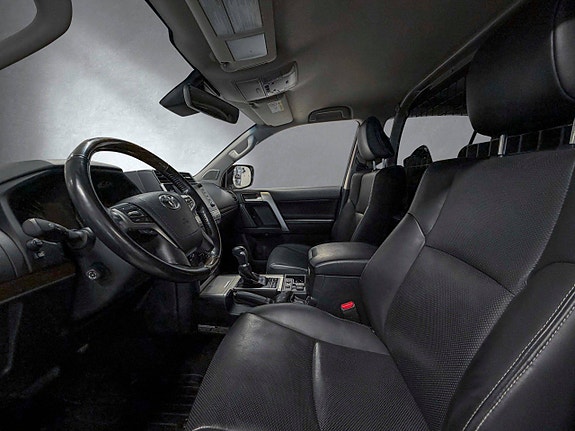 Toyota Land Cruiser 11 of 27