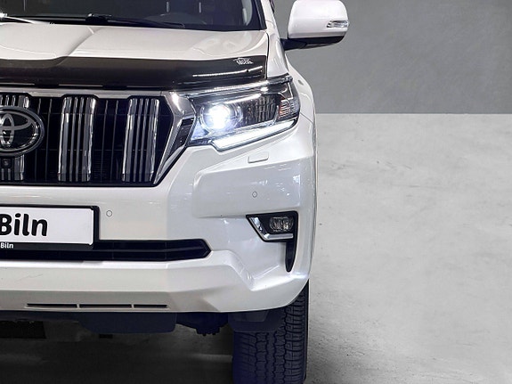 Toyota Land Cruiser 10 of 27