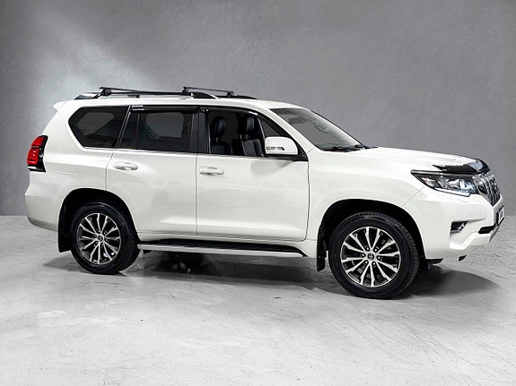 Toyota Land Cruiser 2 of 27