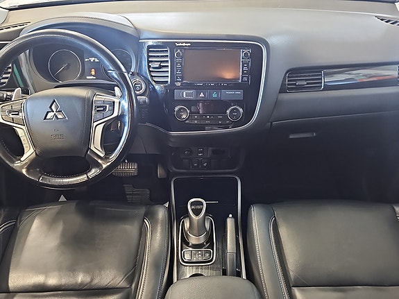 Mitsubishi Outlander 16 of 30