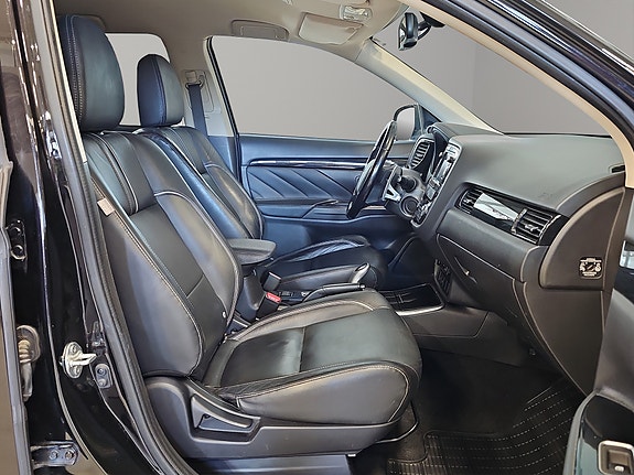 Mitsubishi Outlander 14 of 30