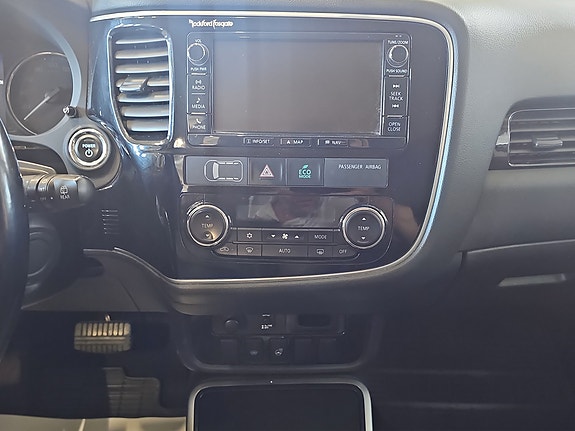 Mitsubishi Outlander 17 of 30