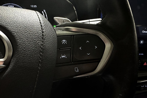 Lexus NX450h 15 of 24