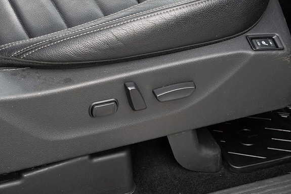 Mercedes-Benz X250 d 8 of 28