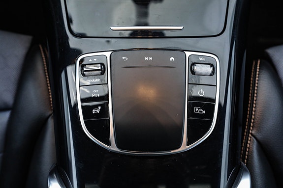 Mercedes-Benz EQC400 23 of 30