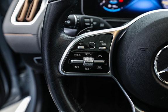 Mercedes-Benz EQC400 21 of 30
