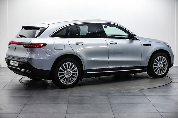 Mercedes-Benz EQC400 13 of 30