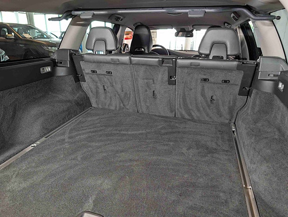 Volvo XC70 17 of 30