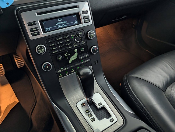 Volvo XC70 25 of 30