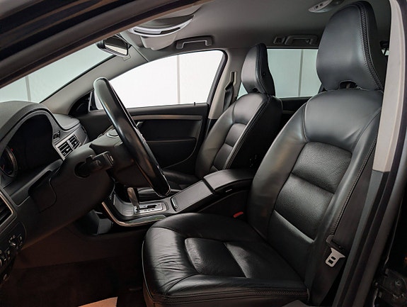 Volvo XC70 13 of 30