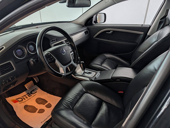 Volvo XC70 12 of 30
