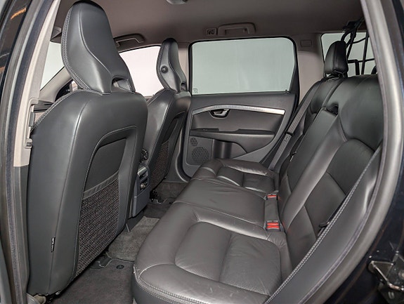 Volvo XC70 14 of 30