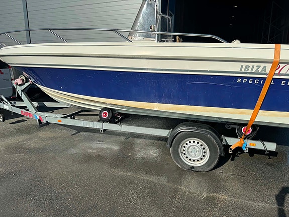 Ypperlig Båtpakke! Ibiza 20 Sport M/ Suzuki DF150 2007 + henger 2 of 23