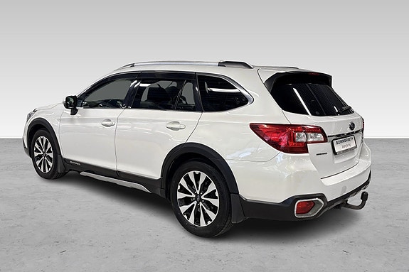 Subaru Outback 8 of 30