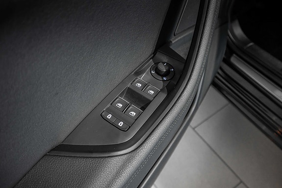 Skoda Superb 22 of 30