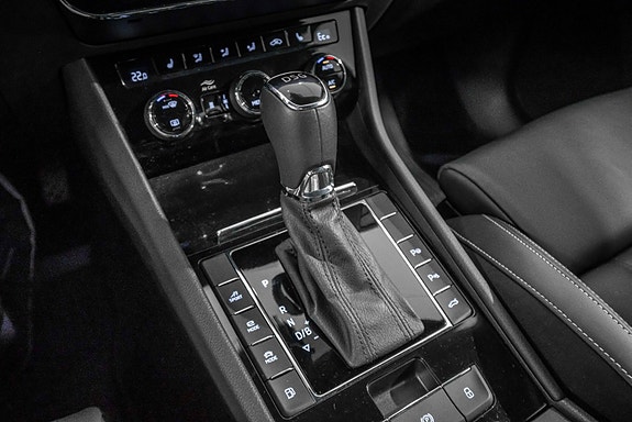 Skoda Superb 18 of 30