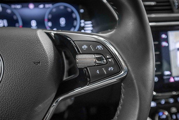 Skoda Superb 9 of 30