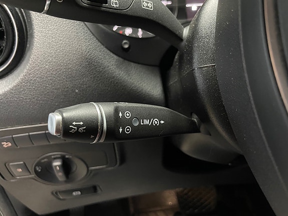 Mercedes-Benz Vito 13 of 18