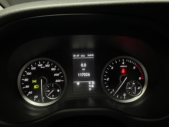 Mercedes-Benz Vito 14 of 18