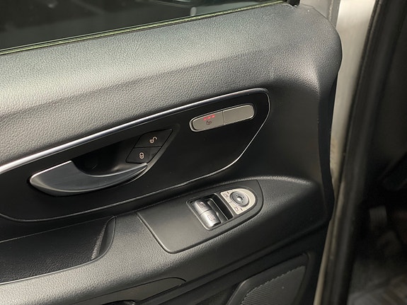 Mercedes-Benz Vito 9 of 18