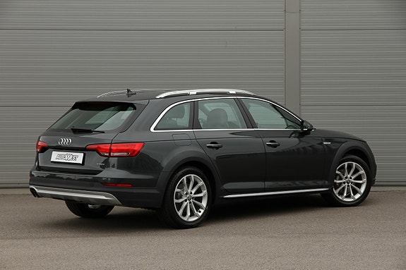 Audi A4 allroad 2 of 30
