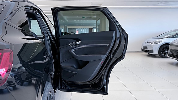 Audi e-tron Sportback 19 of 30