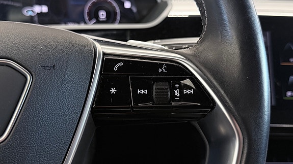 Audi e-tron Sportback 27 of 30