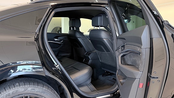Audi e-tron Sportback 18 of 30