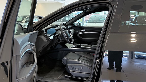 Audi e-tron Sportback 13 of 30