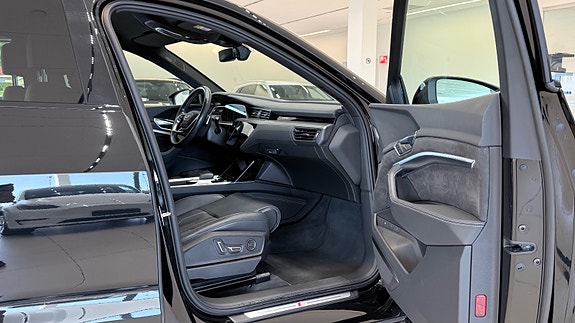 Audi e-tron Sportback 20 of 30